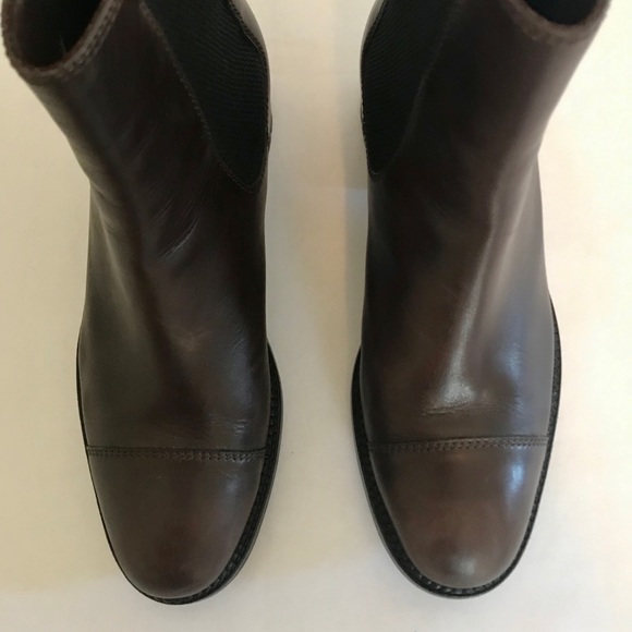 Chanel Brown & Black cap toe Chelsea boots. Sz 39 - Picture 4 of 8